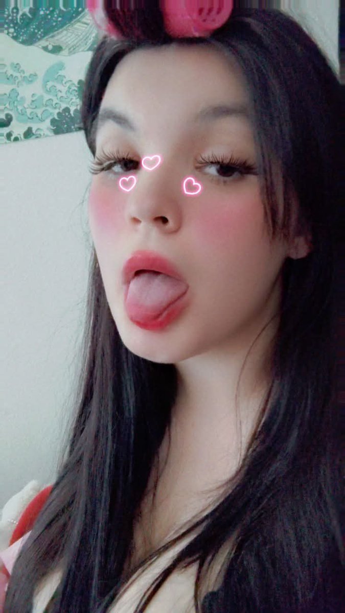 rikaspussycat's tweet photo. truthfully idk what im doing here #nsfwtwt (someone buy me a new phone ❣️) https://t.co/errP3CT16V