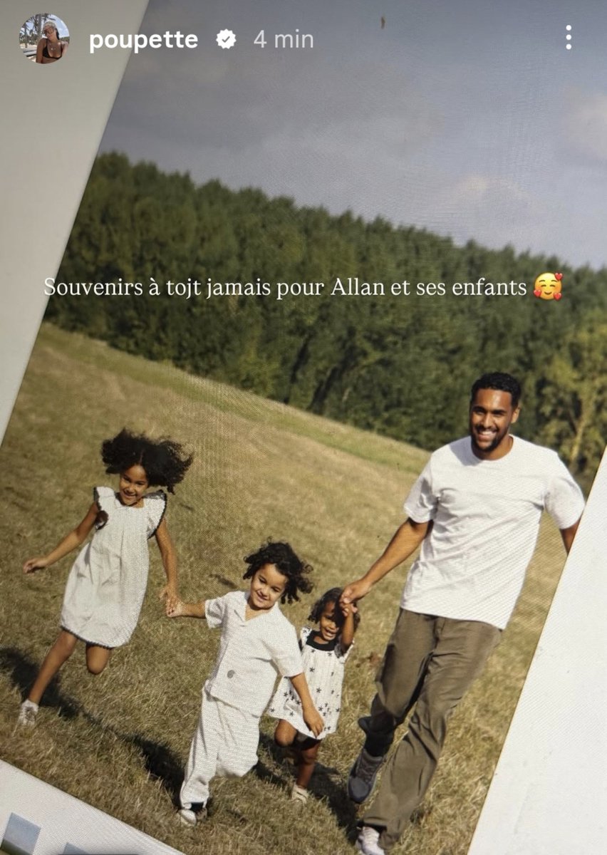 Marcbibou's tweet photo. Oh étonnant la photo sublime préférée de pouflûte mdr .... alala les poupette j'aimerai pas etre à votre place votre idolâtrie vous coûtera 
#poupettekenza https://t.co/HnChk6euA2
