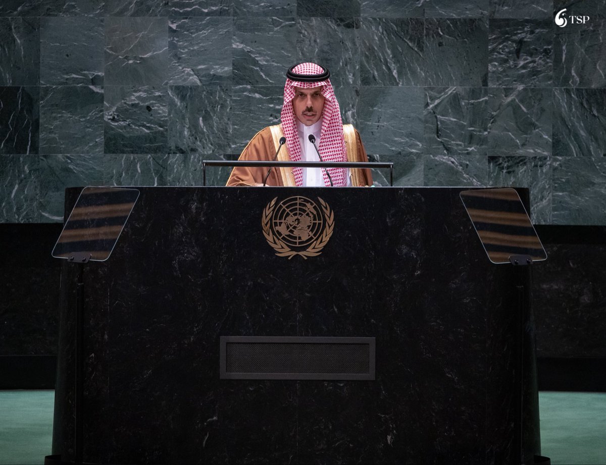 TheSaudi_post's tweet photo. وزير الخارجية السعودي الأمير "فيصل بن فرحان":

استمرار التوسع الاستيطاني الإسرائيلي غير القانوني انتهاك خطير للقانون الدولي والإنساني.

نرفض أي محاولات للتهجير القسري أو تغيير الوضع القائم في الأراضي الفلسطينية.

استمرار معاناة الفلسطينيين وعرقلة المساعدات في غزة انتهاك للقانون الدولي.