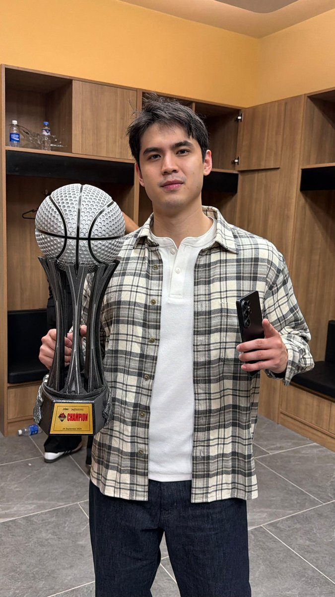 emiliobuddies_'s tweet photo. Winning smiles all around! 🏆😁💙

Congrats, @emiliobdaez and Team Third Floor! You guys did it! 💪🎉

@bidasaarena l #BidaSaArena https://t.co/xVB75Nm68b