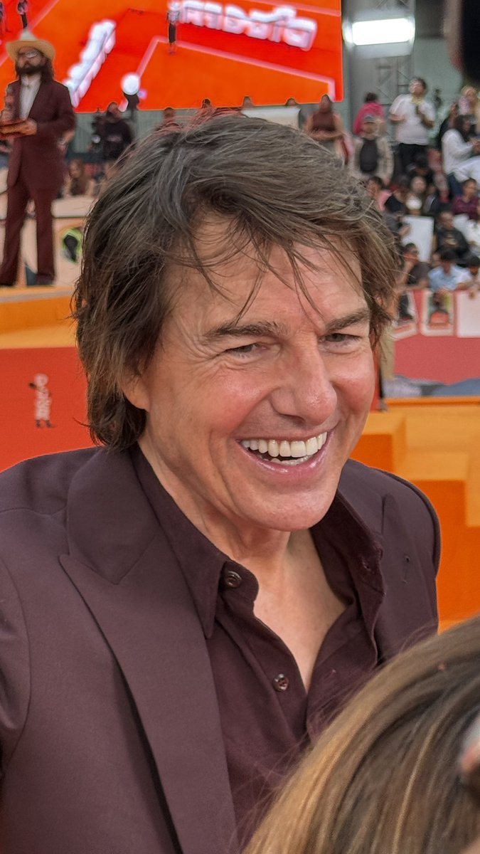 Moveeks's tweet photo. Un poco de lo que vivimos ayer en la alfombra naranja de #Digger, con la presencia de #TomCruise y #AlejandroGonzalezIñarritu @TomCruise @WBPicturesLatam @WBPictures_Mx (1/3) https://t.co/k72Rg88GVC