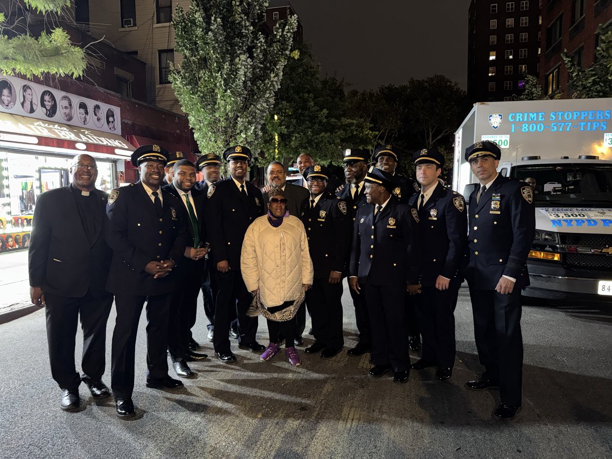 ManhattanDA's tweet photo. Yesterday on the National Day of Remembrance for Murder Victims, D.A. Bragg joined @MothersSaveNYC to honor the lives of those tragically lost to violence. https://t.co/XslJM3IFFN