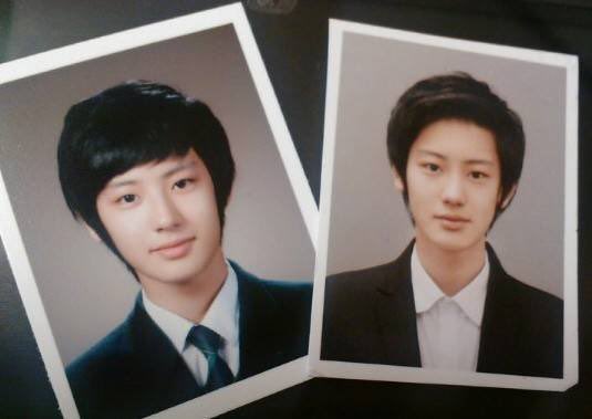 himytwentyseven's tweet photo. พี่ชานยอลฮีโซฮอตมากจริงๆㅠ รีล่าเค้าบอกว่าตอนมอปลายที่โรงเรียนจะมีกิจกรรมช่วงงานเทศกาลที่ให้นักเรียนในโรงเรียนเลือกถ่ายรูปโพลารอยด์กับคนที่ตัวเองชอบได้ แต่กิจกรรมถูกยกเลิกเพราะปาร์คชานยอล เหตุผลคือ “ผู้หญิงในโรงเรียนทุกคนอยากถ่ายรูปกับชานยอลแค่คนเดียว” ((😭))

เป็นนี่นี่ก็จะต่อแถวถ่ายค่ะ ดูหน้ารุ่นพี่ปาร์คชานยอลซะก่อน หล่อ ตาโต ผิวดี หน้าตาเหมือนหลุดออกมาจากมังงะขนาดนี้🥺🫶🏻