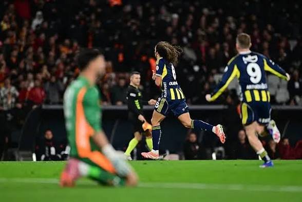 The_DodgY's tweet photo. @yasardinc1905 @demarkesports 6esem bu kapağın altindadir..
Beğenmediğiniz adamı gtnüz yana yana uefa şikayet eden sizsiniz.
Ama hepmiz biliyoruz ki gendouzi'nin sizin gtnüzü tutuşturması aşagıdaki resimdendir kodumun malı seni😘 https://t.co/O7XW57QwhO