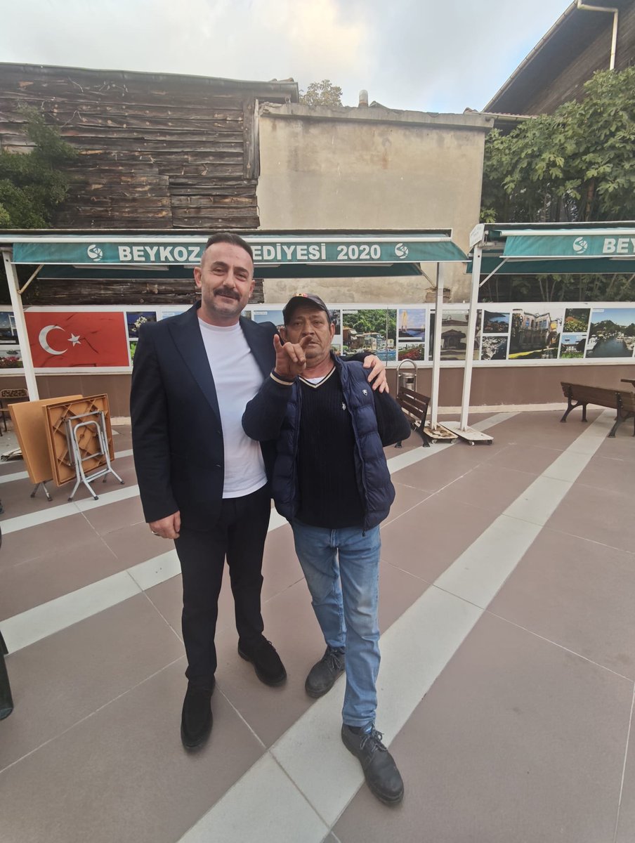 mhpbeykoz's tweet photo. Hareketimizin neferleri her yerde… Milliyetçi-Ülkücü Harekete gönül veren, gönülden gönüle Beykoz diyen güzel insanlarla bir aradayız. 🤘🧿

Tevrat Çamurcu’yla güzel bir hasbihal gerçekleştirdik.
Var olsun gönülden gönüle birlikteliğimiz. 🇹🇷 https://t.co/cLVFaEDI50