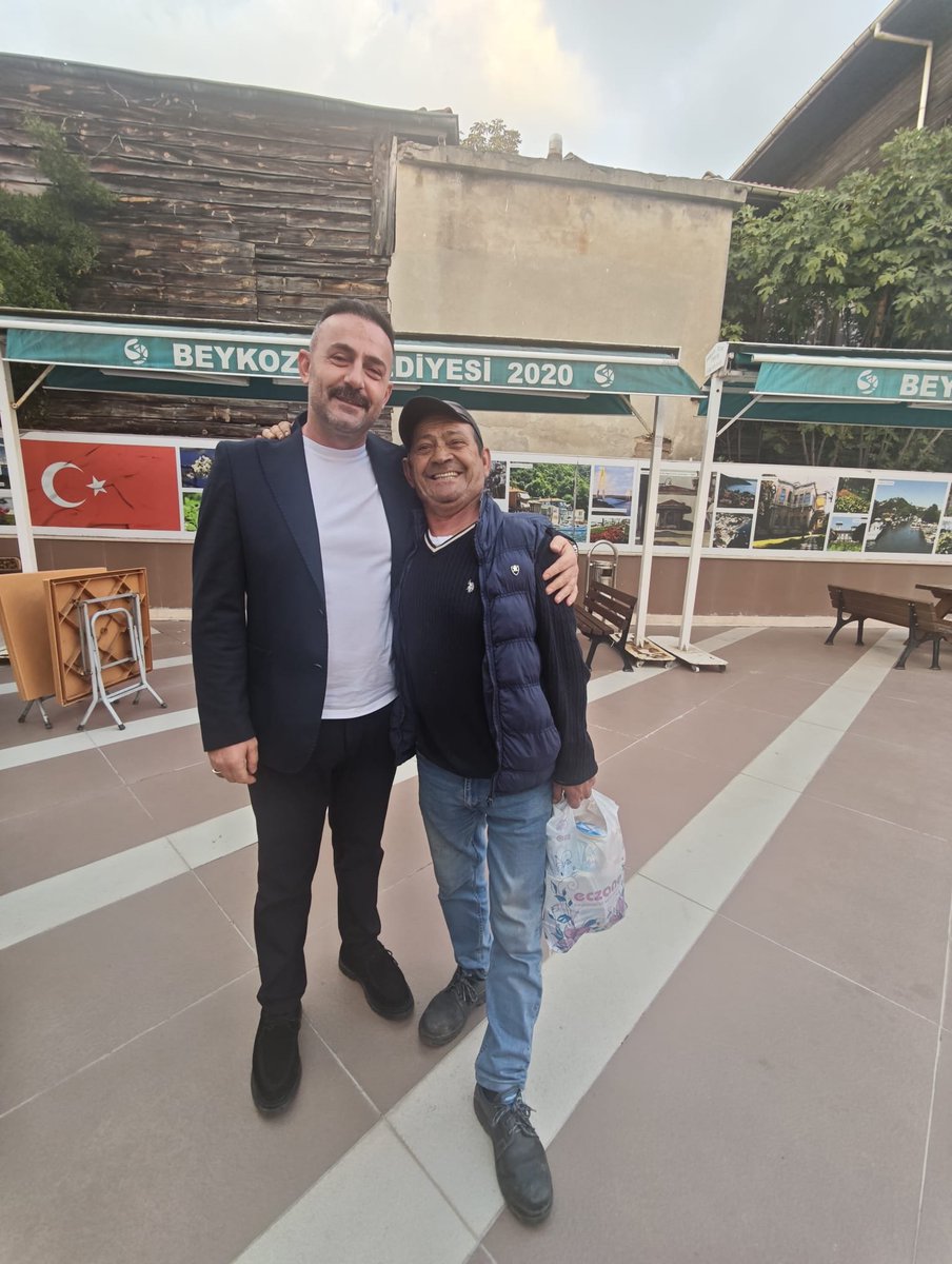 mhpbeykoz's tweet photo. Hareketimizin neferleri her yerde… Milliyetçi-Ülkücü Harekete gönül veren, gönülden gönüle Beykoz diyen güzel insanlarla bir aradayız. 🤘🧿

Tevrat Çamurcu’yla güzel bir hasbihal gerçekleştirdik.
Var olsun gönülden gönüle birlikteliğimiz. 🇹🇷 https://t.co/cLVFaEDI50