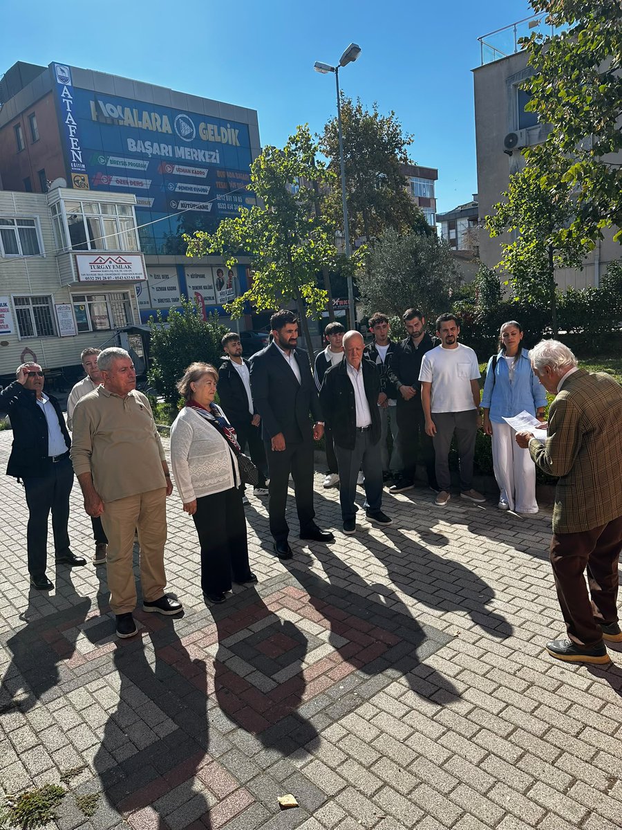 ZaferPartisi_34's tweet photo. Zafer Partisi İstanbul İl Başkanlığı Sivil Toplum Kuruluşları Komisyonu olarak; Büyükçekmece İlçe Başkanımız Sayın Oğuzhan Yavuz ve ilçe heyetimizle birlikte, Türk Dünyası Kültür ve İnsan Hakları Derneği’nin nazik davetleri üzerine anlamlı bir buluşma gerçekleştirdik.
Görüşmemizi, T.C. Kültür ve Turizm Bakanlığı bünyesinde Büyükçekmece Halk Kütüphanesi olarak hizmet veren tarihi Enver Paşa Köşkü’nde tamamladık. Türk dünyasının birlik ruhunun, millî kültürümüzün ve tarihi mirasımızın korunmasının önemine dair verimli istişarelerde bulunduk.
Sohbetimiz vesilesiyle;
 Genel Başkanımız Prof. Dr. Sayın Ümit Özdağ ve
 İstanbul İl Başkanımız Sayın Hakan Akşit’in selam ve hürmetlerini ilettik.
Türk Dünyası Kültür ve İnsan Hakları Derneği Başkanı Sayın Celal Öcal’a ve kıymetli yönetim kurulu üyelerine gösterdikleri konukseverlik için teşekkür ederiz.

@umitozdag @zaferpartisi @O_PEHLIVANOGLU @HakanAksit34 @alisevkikaratas