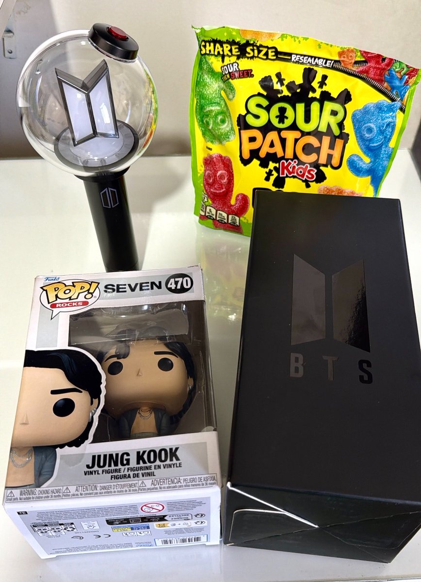 fixedbybts's tweet photo. recebidos do dia 🥹💜 https://t.co/XKdJxDfGkQ