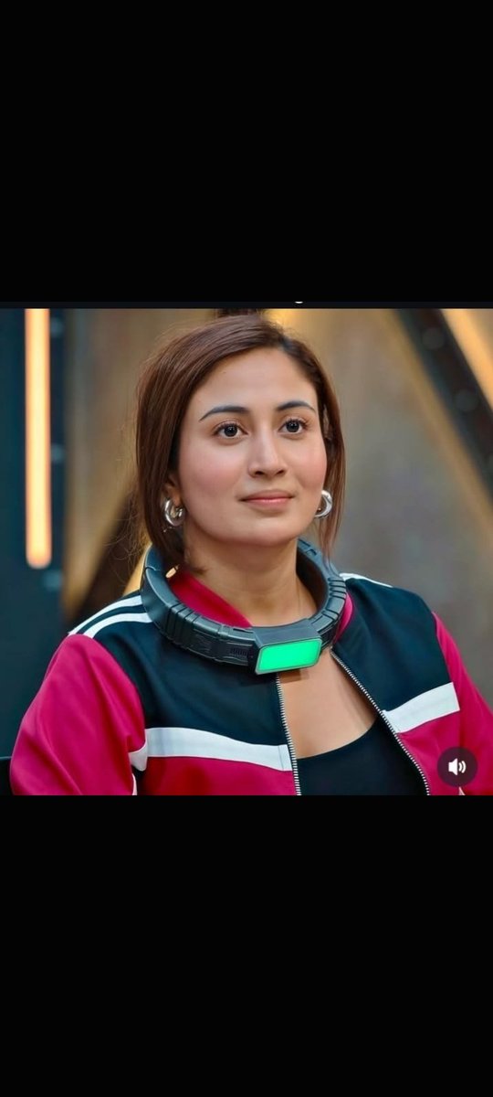 noneofyour58gv's tweet photo. Same mentality,same personality,same language but just in two different shows 

Still people love one and hate the other, well both of them deserve equal amount of hate tbh..

#shreyakalra #bigboss20 #lockups2 #rhititiwari https://t.co/WxwrGXkKLf