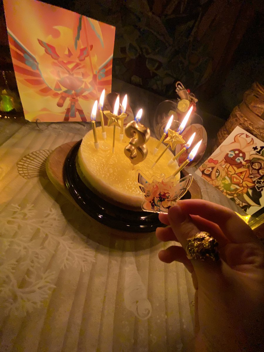 starunecc's tweet photo. HAPPY 3RD ANNIVERSARY #GOLDENCHEESECOOKIE !!! WE ALL LOVE YOU🧡🧡🧡  (pls ignore how bad ts looks I could’ve done better ik😭😭💔💔) https://t.co/L2oIAyJO4Q