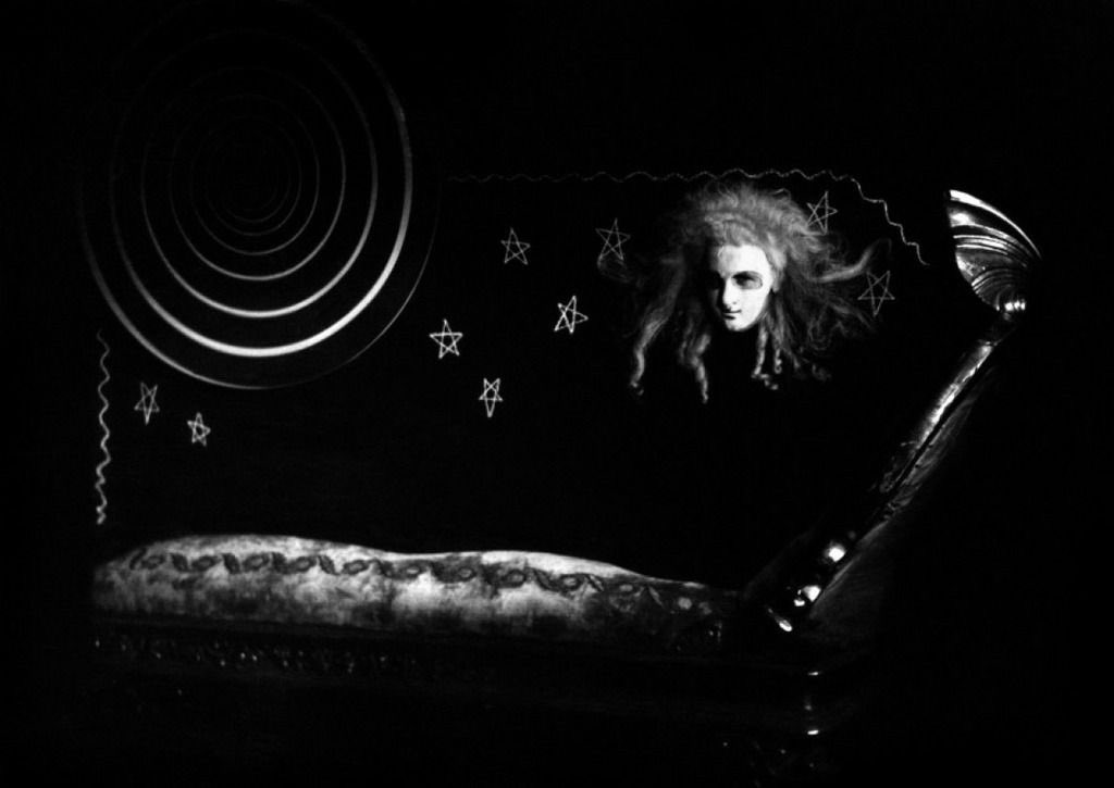 leechianvesp's tweet photo. blood of the poet (1932), dir. jean cocteau https://t.co/ysUNUmoZeY