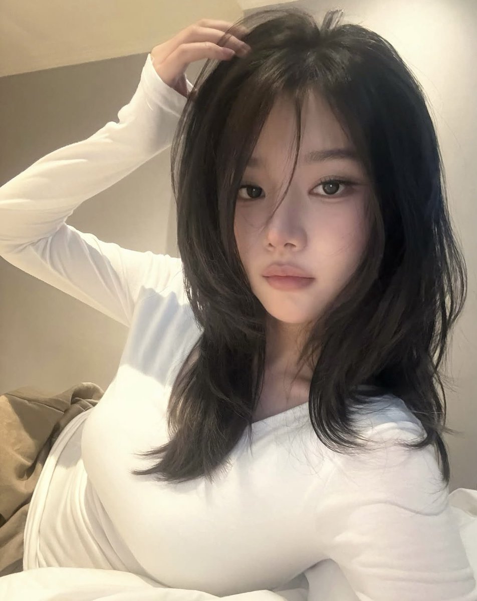 _xhisll's tweet photo. ㅈㄴ 쿨내진동하는 냉미녀 유지안 저점매수 하실분 #유지안 https://t.co/Iv7HC1UIX0