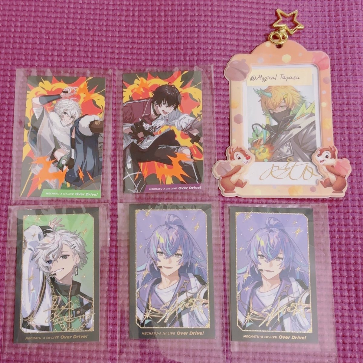MagicalTapasu's tweet photo. 【交換】にじさんじ MECHATU-A 1st LIVE Over Drive! ランダム カード チェキ

【譲】画像1枚目
【求】画像2枚目💖＞数字

・郵送交換
・まとめて優先
・数字は各1、コンプ目的です
・💖を含めたお取引をお願いします https://t.co/1iTmF4ucNO