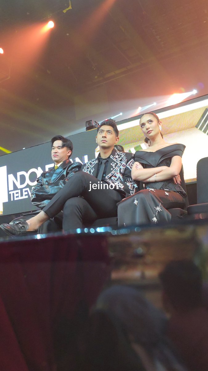 Jeiino1's tweet photo. bengong aja cakep 
#AryaAshaforlTA2026
#TerikatJanjilTA2026
ARSHA ATTEND ITA 2026ọ https://t.co/8N9PmyRm2z