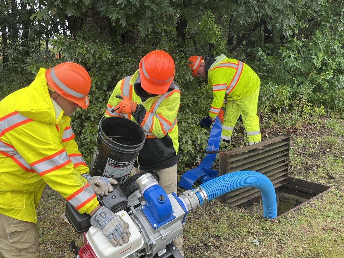 nysdotli's tweet photo. Sometimes the storm drains get too full. That’s where we step in to pump out water so the roads don’t flood. https://t.co/qTOFDKcP9I