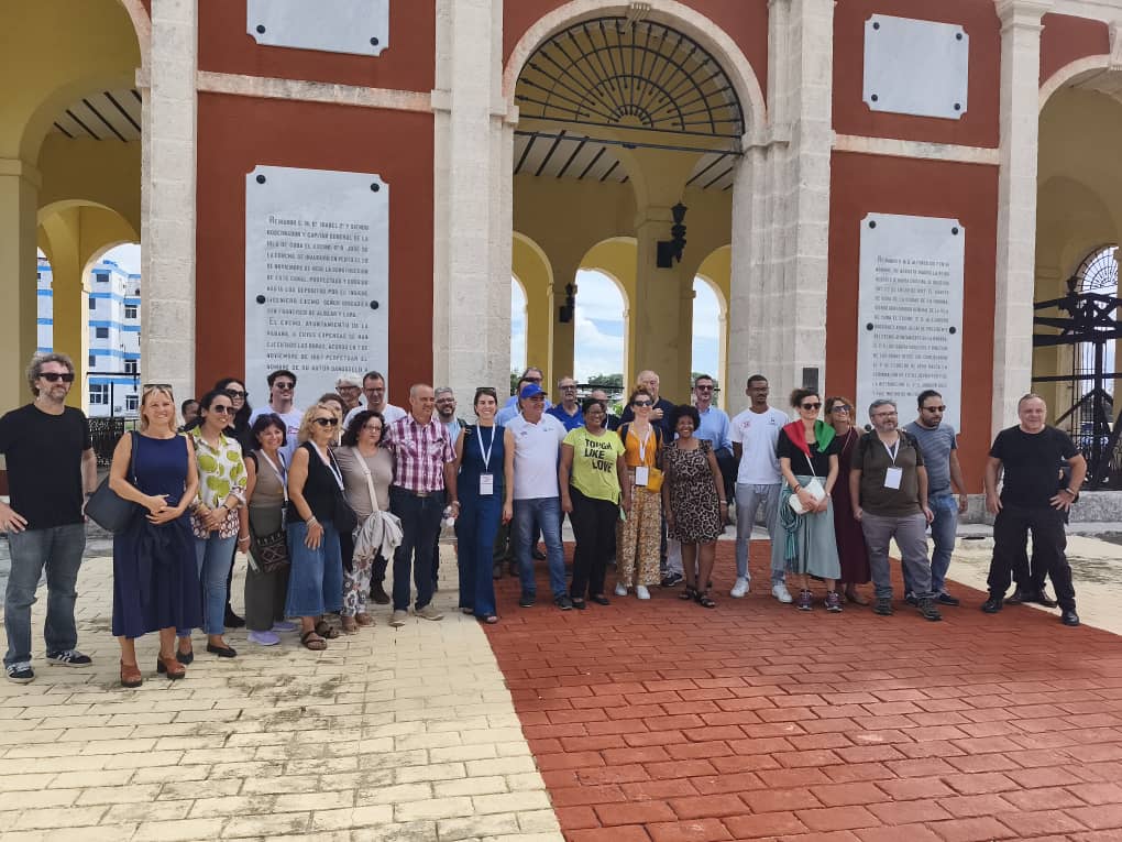 borisep646's tweet photo. Sostiene el SNTCONS de conjunto con directivos y trabajadores de la Empresa Aguas de la Habana encuentro solidario con Eurodiputados, parlamentarios y miembros del movimiento de solidaridad que representan el proyecto Energía para la Vida, entendamos la luz en Cuba. https://t.co/9eYxQQ2pEA