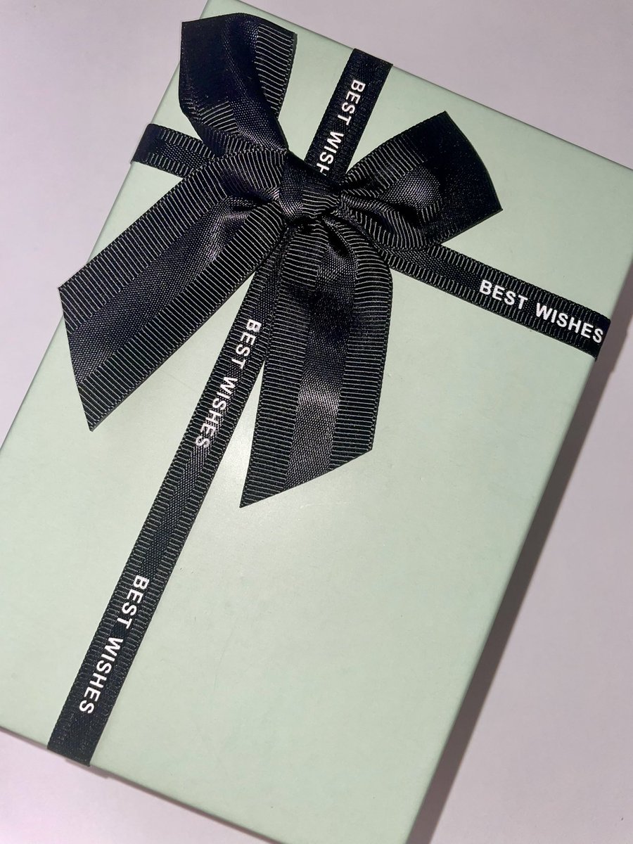 dore_mie_fasol's tweet photo. Birthday present to my bestfriend 🥺😼 https://t.co/KVV0zmW8vm