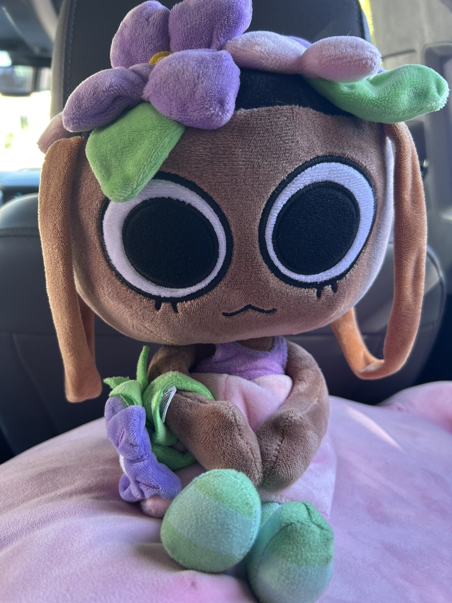 twistedpebble_'s tweet photo. boutta take her on a road trip https://t.co/cpwK5h7Z91