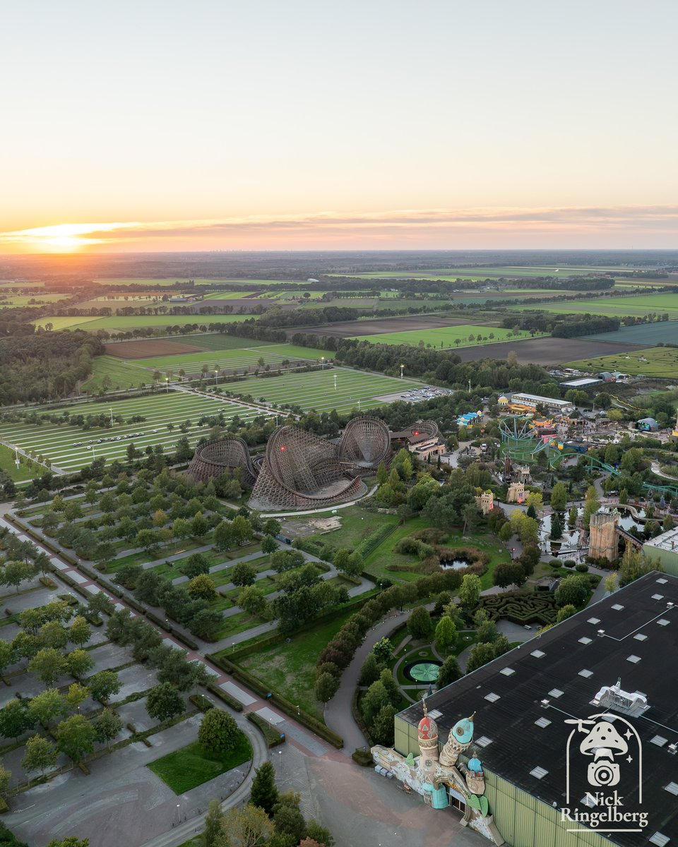 RingelbergNick's tweet photo. Toverland!
#toverland #themeparks #dronephoto #limburg
📍 Toverland https://t.co/4drrToIKi2