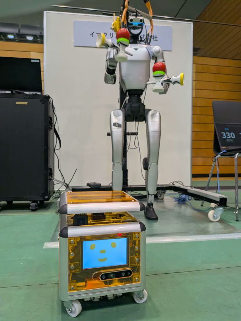 Cube_petit_2022's tweet photo. 遅ればせながら #ROSCONJP2026 の写真②📷
おおきいこたちとも記念写真

#ROSCON #ROSCONJP #ROS2 #cube_petit https://t.co/bLaFkg2dPI