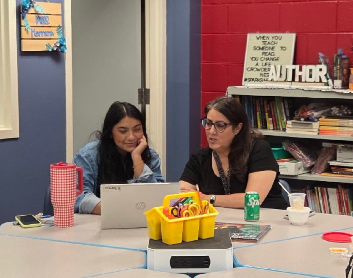 HerreraCristie's tweet photo. Collaboration with our PAWsome teacher @hbarra05. She created amazing sight word slides for her littles to practice over the break. Then, we recorded her reciting them for students to follow along in Canva. #LaunchIntoExcellence #SISD_Reads @lgonz_HBallES @MRico_HBE https://t.co/9QcpfxBND3