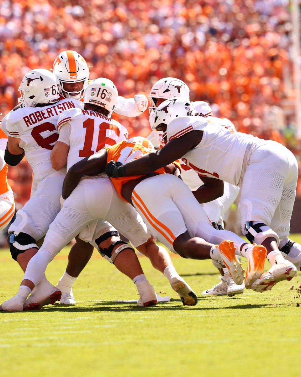 Vol_Football's tweet photo. 🤜🤛 https://t.co/rNVoevytb1