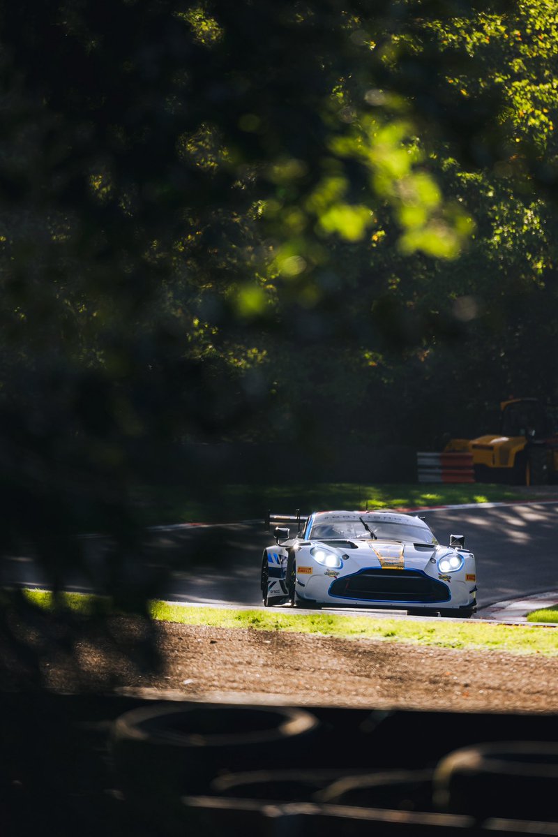 BeechdeanAMR's tweet photo. Little bit of a frustrating day, but we’ll be back on Sunday with our heads held high.

📸 @PhilHay_ https://t.co/RTcV1Pr46U