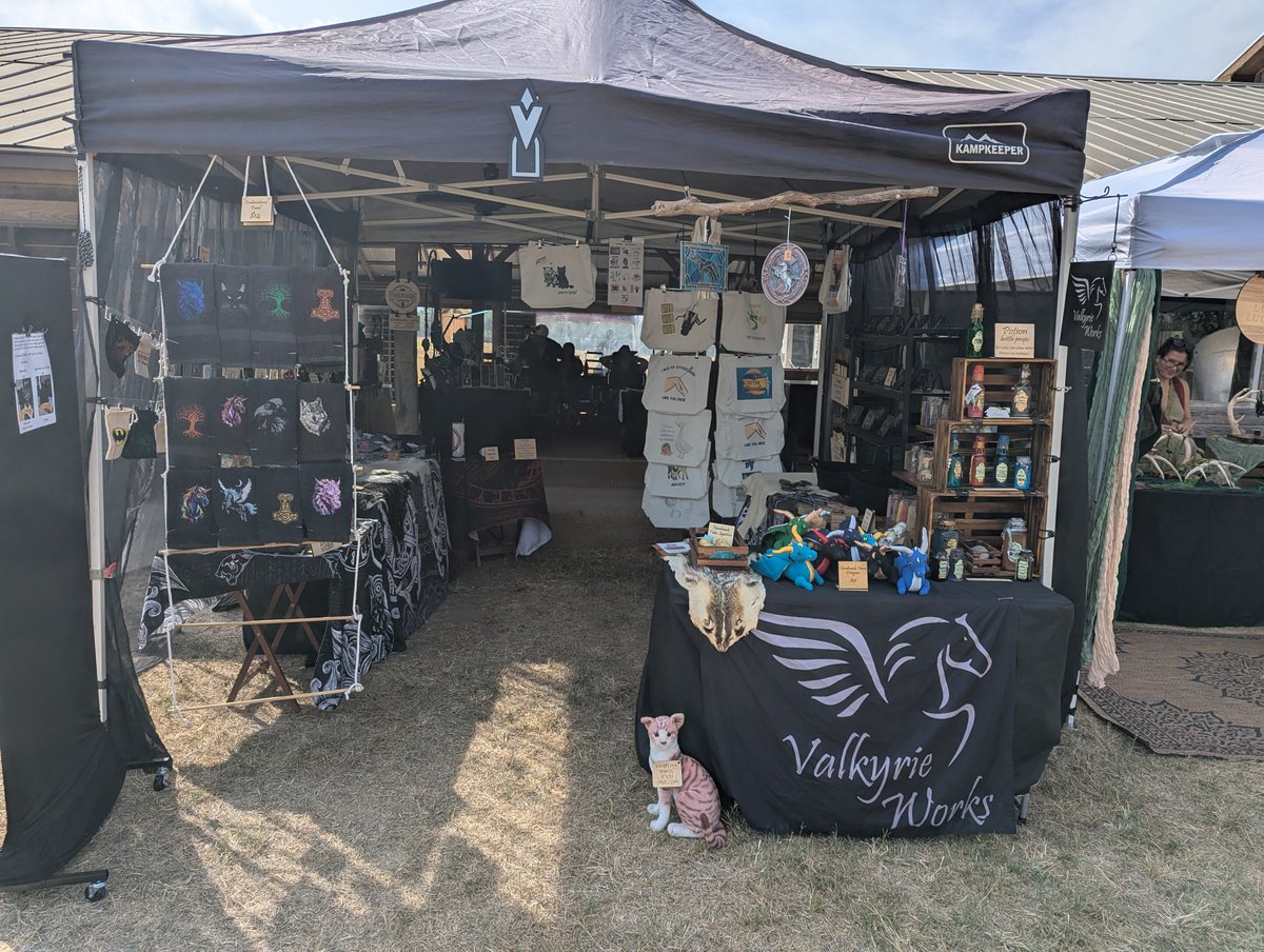 ValkyrieWorksLL's tweet photo. I am at @jesterkingbeer today until 4 for the Austin Witches Market  and Austin Bat Refuge. Come check out all the awesome vendors here! https://t.co/uSW0mTpHyN