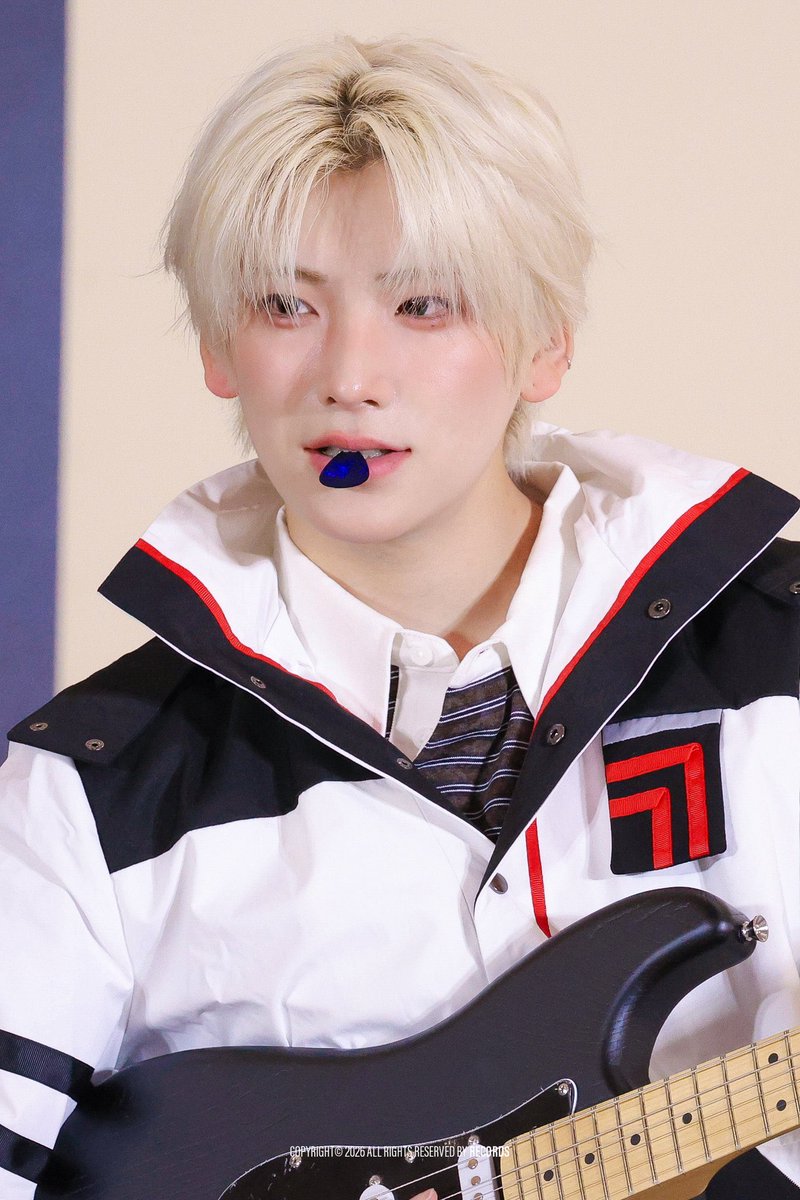 llluuunnneee9's tweet photo. 거짓말 안하고 이 사진 뜬 날 입을 다물지못해씀 https://t.co/hERyvpQv1w