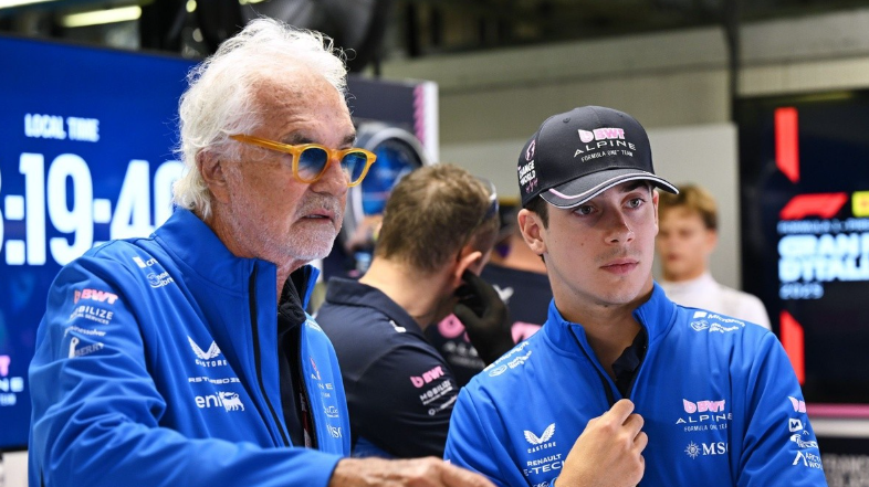 alemaru_F1's tweet photo. ブリアトーレ

このような事態はあってはならない
素晴らしい仕事をしてくれていたガスリーには
本当に申し訳ない
またノリスとマクラーレンのレースを
台無しにしてしまったことにも謝罪したい
コラピントは当然のことながらこの件について全責任を負っている
コラピントの行動を内部的に処理する前に
二度とこのようなことが起こらないように熟考したい

二度と起きないようにするには、まさか。。。。