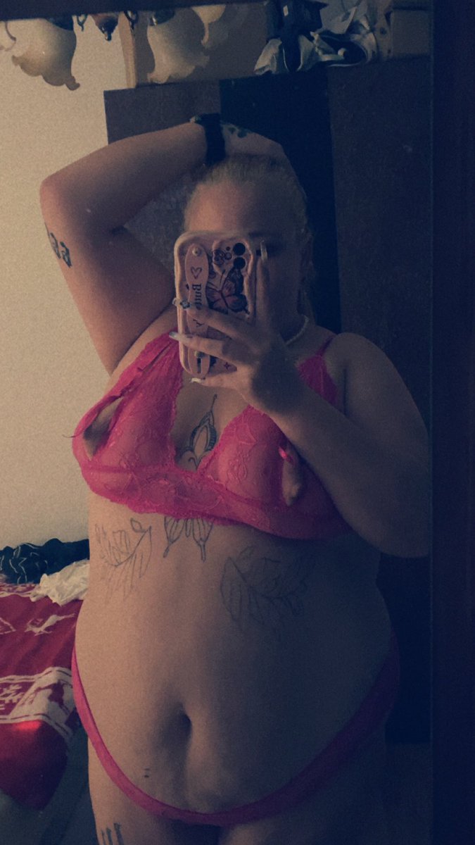 slutlealein's tweet photo. Lass uns spielen gehen.🔥😏 https://t.co/EuyE06nSfY