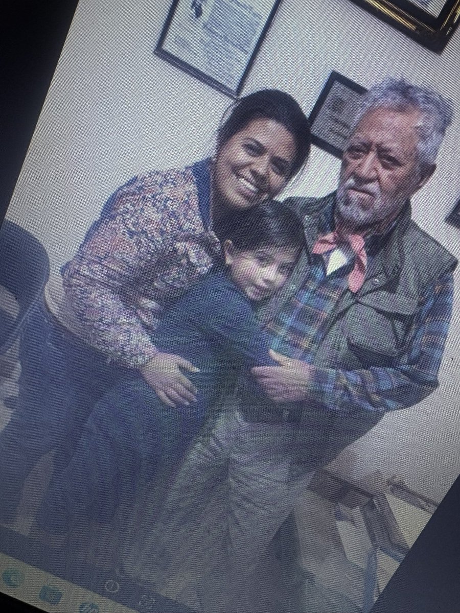 MiyuFox's tweet photo. Abuelo 💗 https://t.co/cr3N1EReHk