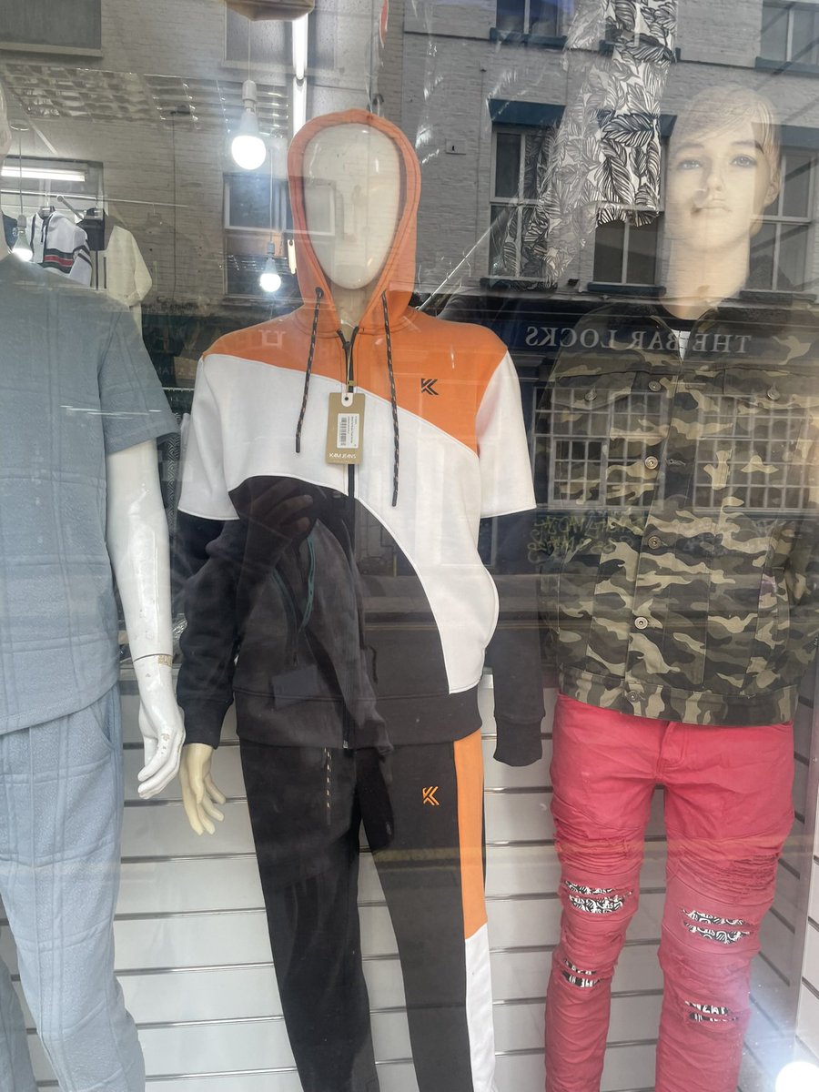 JuddTyldr's tweet photo. @MaxIsSUPERGay45 Rate the tracksuit I found on my way to College. https://t.co/DfPVY3JSln
