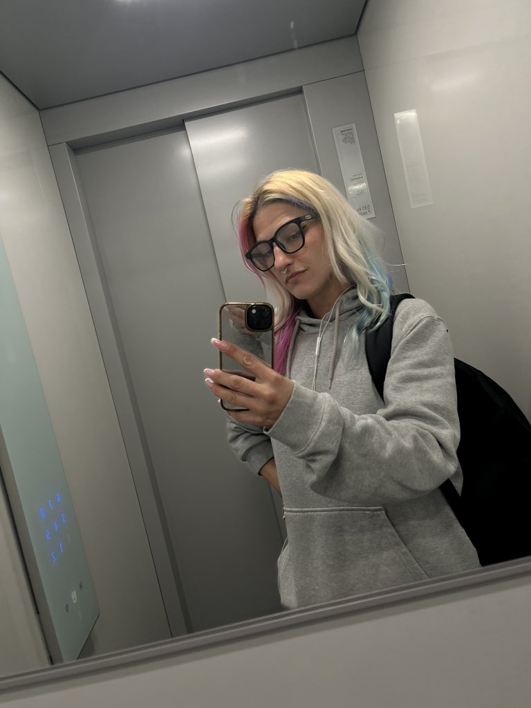 SpoilElza's tweet photo. Zgadniecie gdzie dziś jadę?🥰 https://t.co/o8Dyc8AHWD