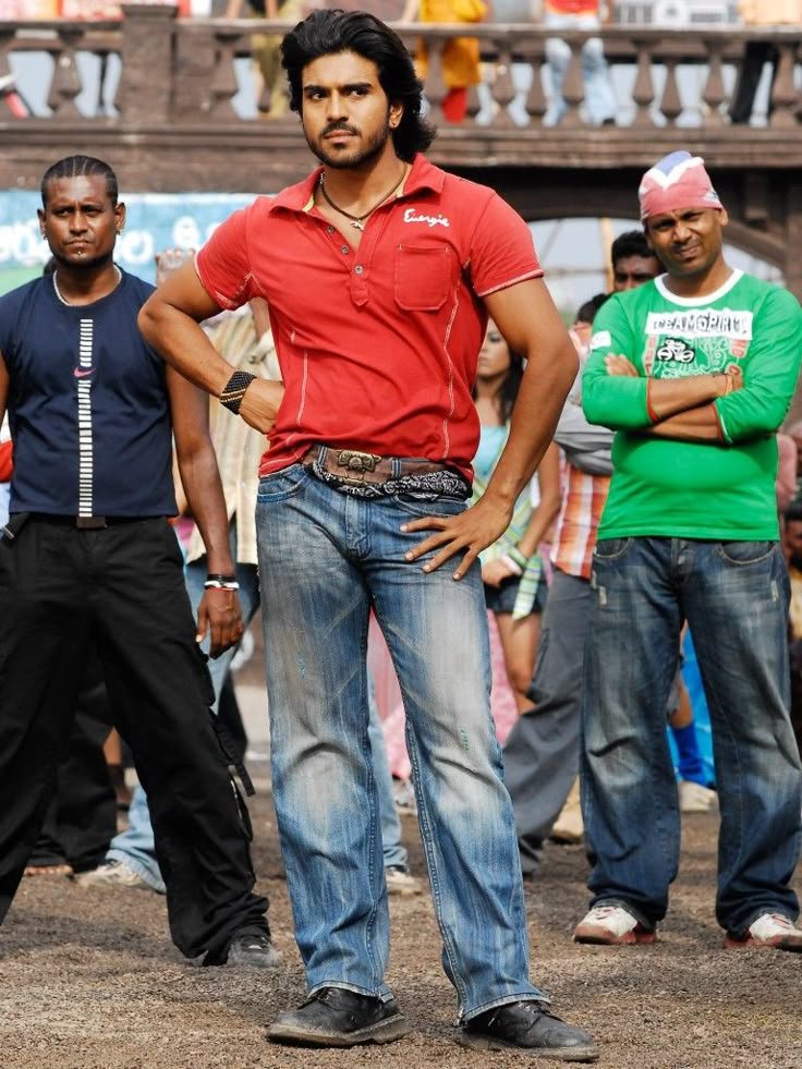 malli_0809's tweet photo. Aa rawness, aa attitude… debut lone something different

19 years back oka face vachindhi. 
Migatha story... History....
#19YearsOfRamCharanReign
#19YearsForChirutha #RamCharan https://t.co/dYEbUAHMv0