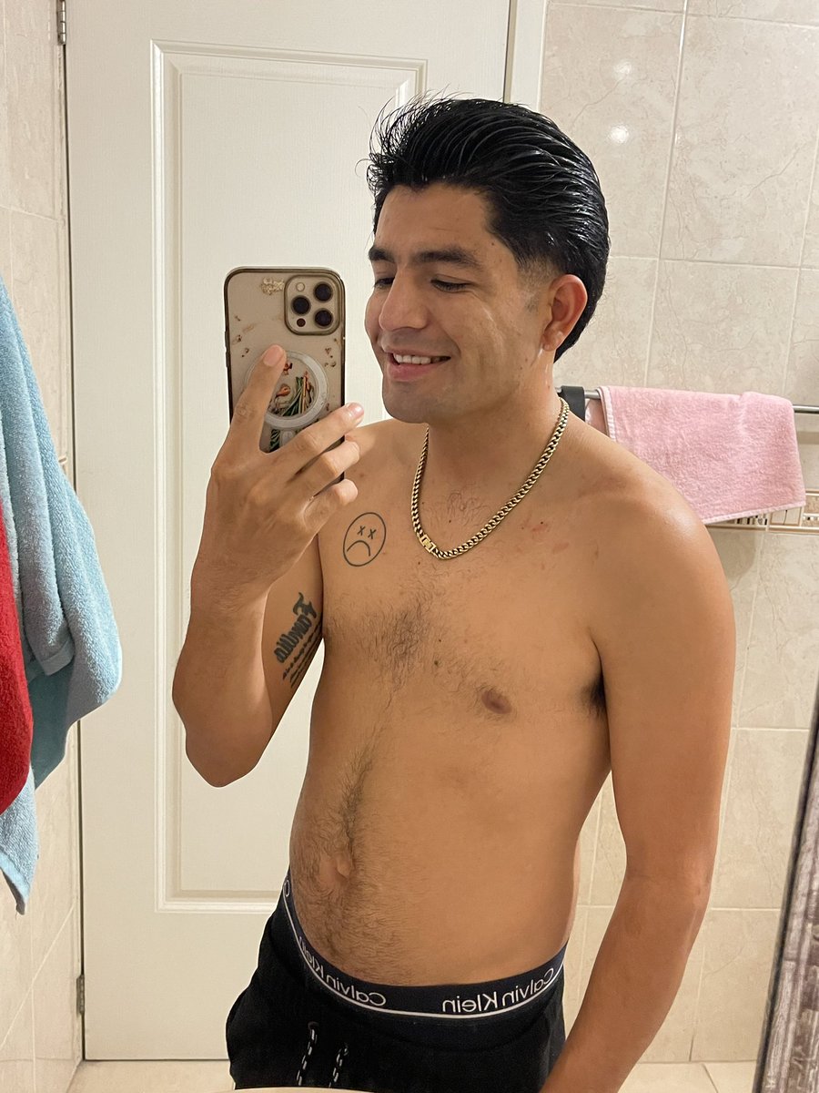 mexi44209's tweet photo. Buenas soy single viviendo el Toluca soy nuevo en el ambiente hay alguna pareja en Toluca por sendero o santin que me de la oportunidad de conocerles o alguna mujer madura sola  #single #SwingersMéxicoCDMX #swingerstoluca #parejastoluca #parejas #casadas #unicornio https://t.co/RlYv42EeDD