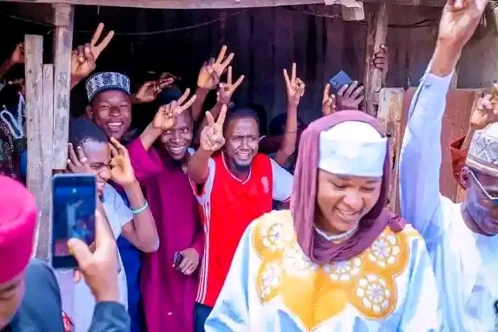 ArcDanmasani's tweet photo. Honestly, there are people whom Allah has blessed with goodness in their lives, and whoever knows the kind of good they do will never get tired of praying for them. ❤️🤲
May Allah protect you, Hajiya @_hafsat_paki from every form of evil, envy, deception, and ill intention. https://t.co/UkknDnqo51