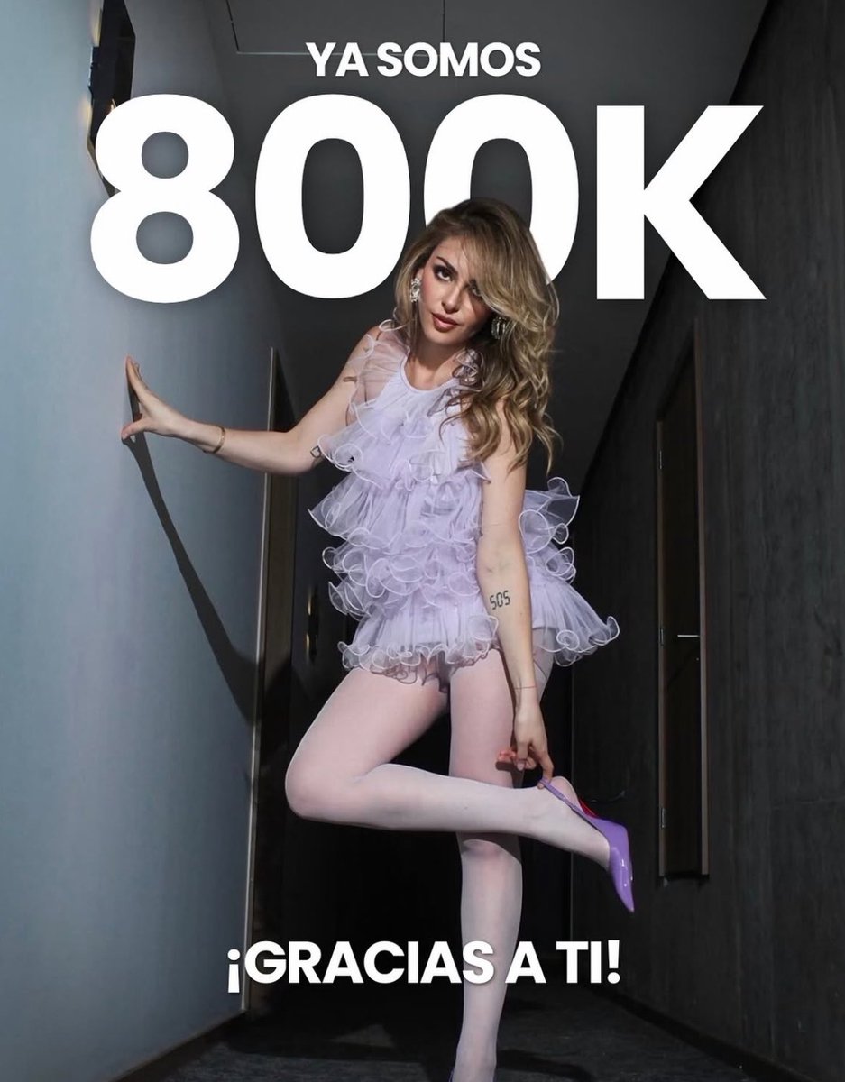 puenteadriana88's tweet photo. Me impresiona como Karina le quita a Gema el derecho a celebrar, en las dos ocaciones que Gema a ganado algo importante, ella lo arruina con sus actitudes.

Una persona que siente que le robaron el lugar no puede dejar que el otro brille ni un día. Tiene que ensuciar el triunfo enseguida: con reclamo y con distancia.

Está defendiendo una posición. La amistad era el disfraz de esa posición. Cuando Gema gana, el disfraz ya no le queda, y entonces intenta devolverla a la placa con la frase -“vamos los tres a la placa a ver quién se va”- para que la historia vuelva a ser la de antes: Gema y Pérez en peligro, Karina al centro.

Karina está intentando recuperar un protagonismo que ya no le corresponde.

#LaCasaDeLosFamososMéxico 
#LaCasaDeLosFamososMx