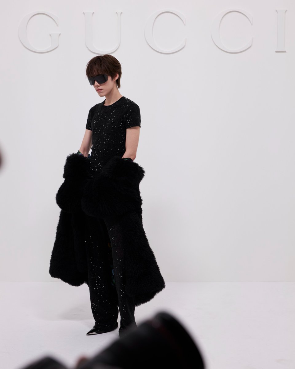 PPKrit_Ent's tweet photo. The look of a special moment. 🖤✨

PP KRIT X GUCCI MFW26
#GUCCISS27xPPKRIT
#GucciTheStoreShow
#Gucci #PPKritt #MFW
@gucci https://t.co/elTplYX4oU