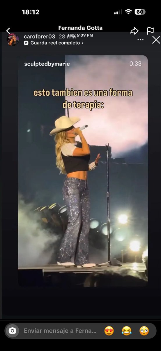 IsidroSand60040's tweet photo. Que puedo decir de esto sé que no están juntos pero tienen tantas cosas en común  están como conectados . Aunque ya no estén y feid en la canción pide lo que quieras mami con luces azules, y un regalito una foto de feid sin camiseta jsjs https://t.co/poKVK5OqOt