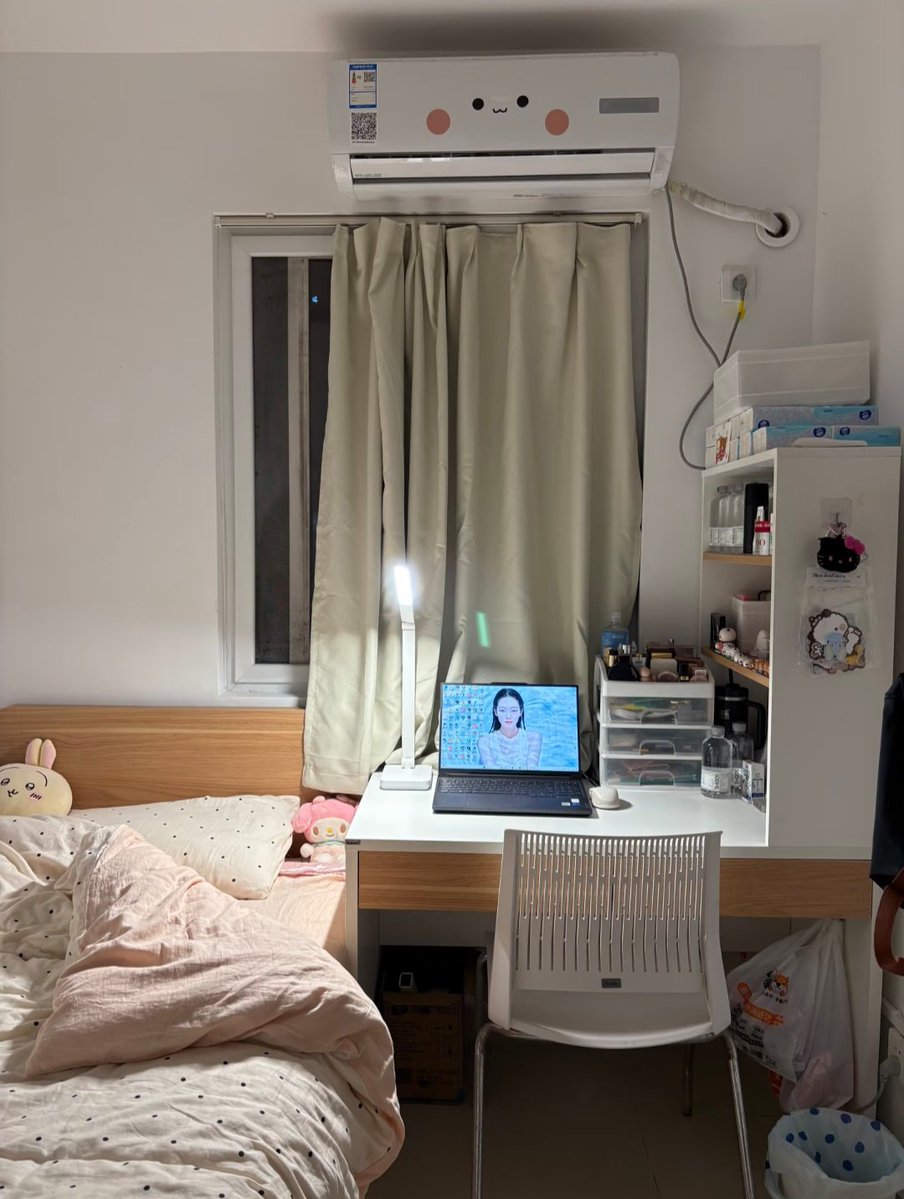skyecorner96's tweet photo. home feels extra warm tonight 🤍 https://t.co/OGDIv375QA