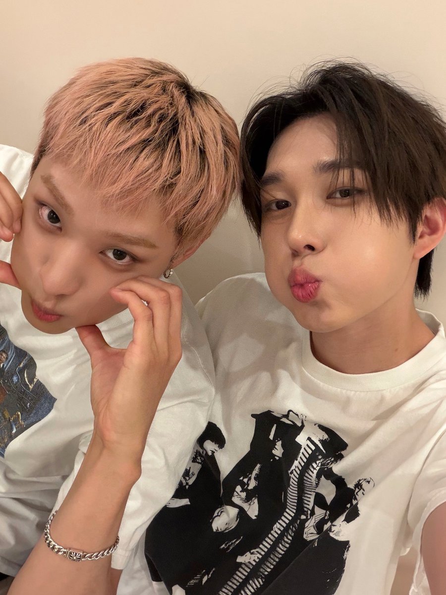 p1hits's tweet photo. theo weverse post 🎂

☀️: happy 26th birthday to p1harmony’s precious leader, yoon stephen keeho, who is someone the group simply can’t do without 👍
because you always lead the team so well with such strong leadership, i think we’re able to go about our activities feeling at ease too. at least today, i hope you can spend your day without any pressure or worries. happy birthday 🥳🎉🎂🎊

#P1Harmony #피원하모니 #기호 #테오