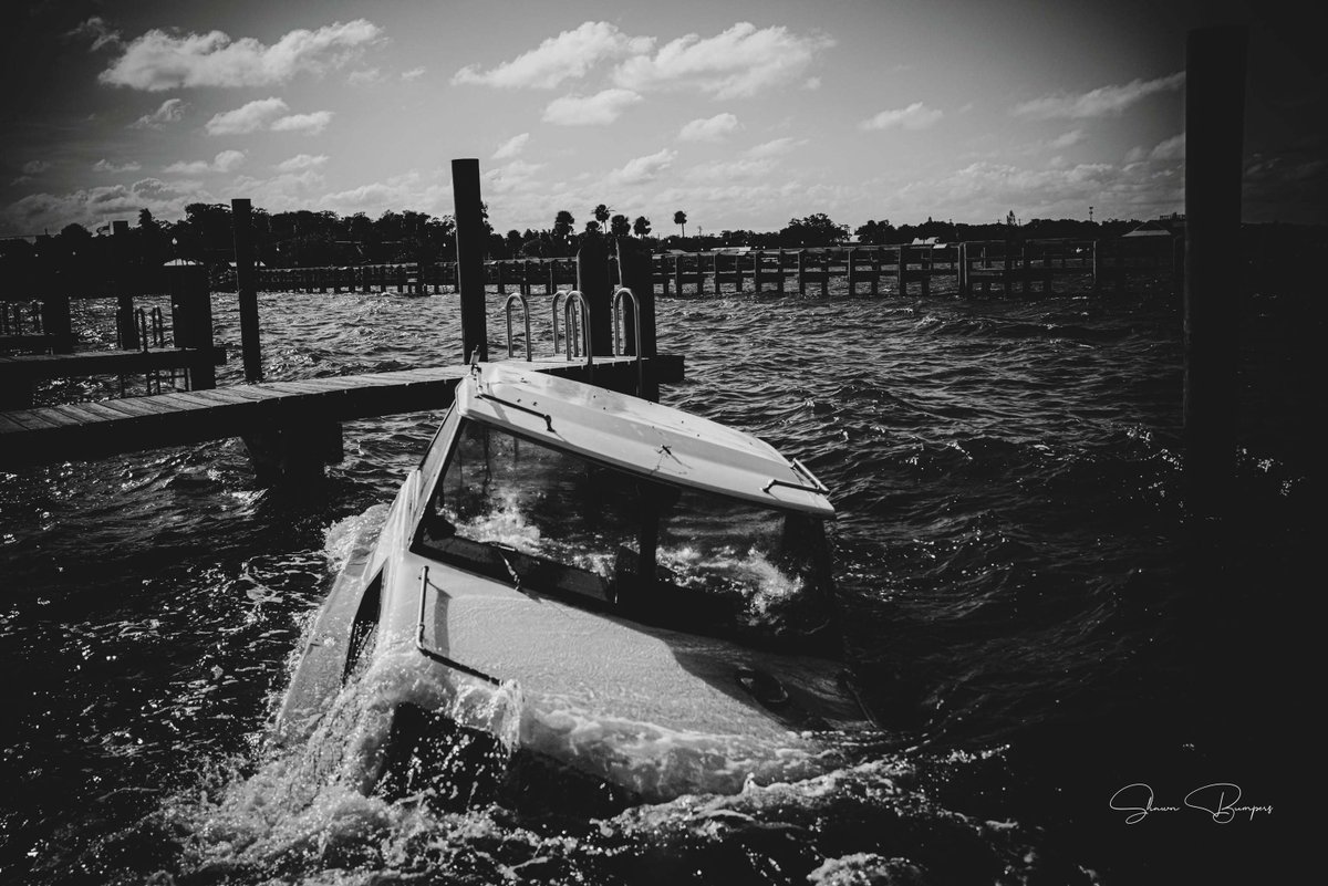 solarcoast's tweet photo. Good news: The dock is good. Bad news: The boat.

Captured on a Leica Q2.

#LeicaQ2 #BlackAndWhitePhotography #MaritimePhotography #DocumentaryPhotography ShawnBumpersPhotography https://t.co/SNxvsLqRGY
