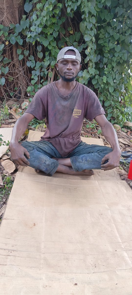 Fallenartreidis's tweet photo. Meditate and pray daily 🙏 .
Whatever religion ⛪️🕌🛕🕋you practice, the inner peace that comes from 🙏 praying and meditating 🧘‍♂️ 🧘‍♀️ 🧘 can not be replicated to any amount of 
#beauty 
#medication 
#cosmetics or even
#wealth Whatever. https://t.co/Ki4yLusW0T