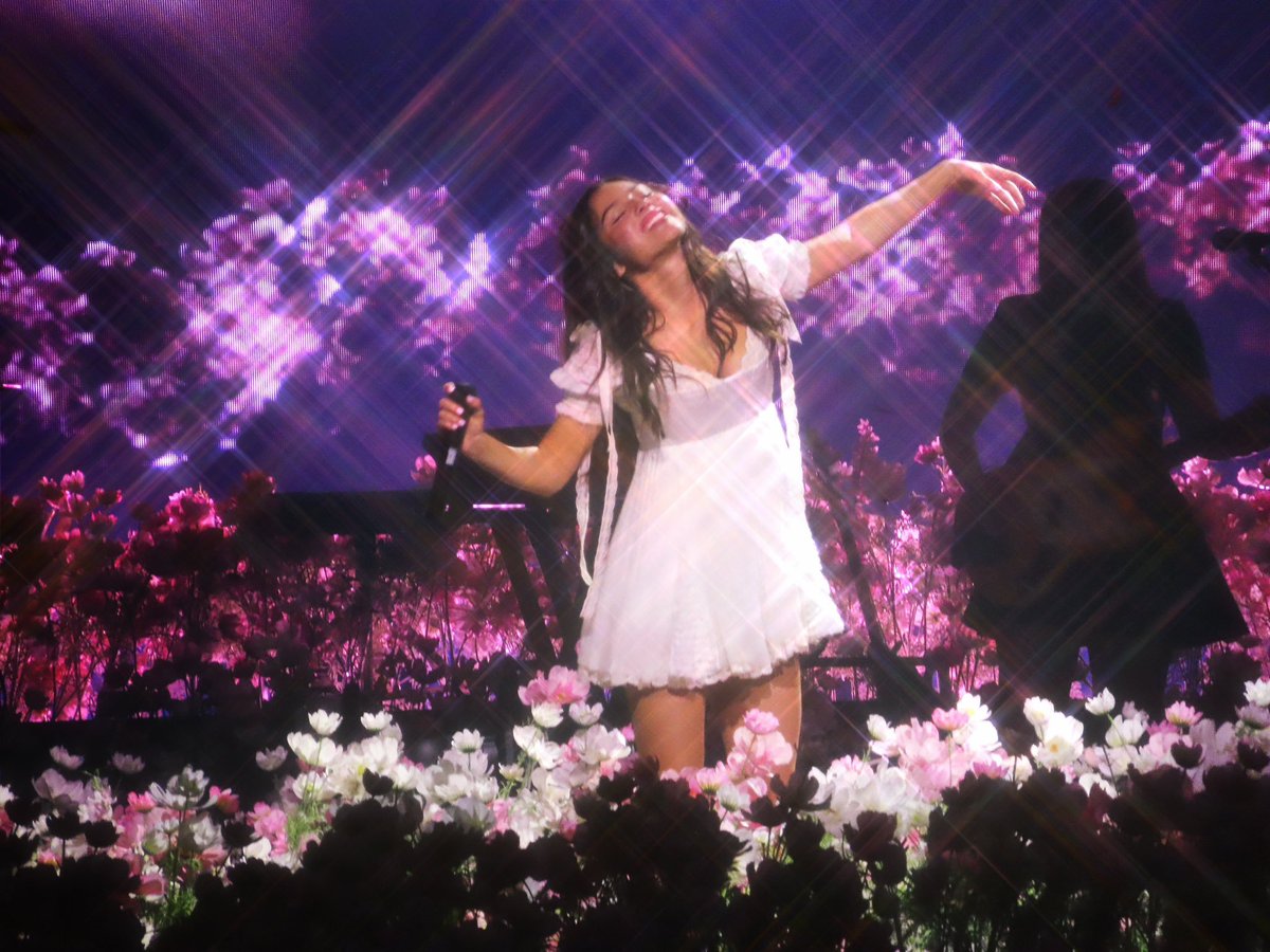 livlafluvguts's tweet photo. Olivia Rodrigo is actually from the heaven

cr: idkallyne https://t.co/MZdsnjx58B