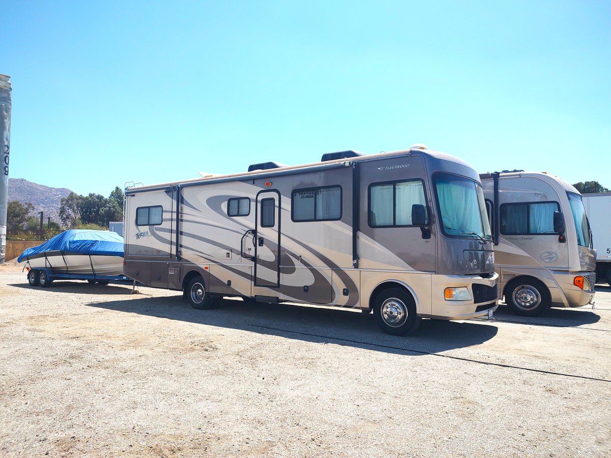 ArborRVStorage's tweet photo. What if we hit the road this weekend? What if we headed to the lake? Fall may be here, but adventure season isn’t over. When you come home, we’ll be here between the adventures. Arbor RV Storage — Your RV’s Home Between Adventures. #rvstorage #menifee #murrieta #hemet #winchester https://t.co/vz99WSIHgm