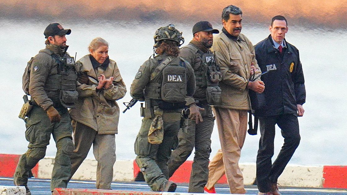 aapayes's tweet photo. Ya mejor Rusia pide la liberación d
 Maduro y no Venezuela en la ONU 

Lavrov ante la ONU: Insistimos en la pronta liberación de Maduro y de su esposa
Condenó el asesinato por EE.UU e Israel del líder supremo d Irán q calificó d "manifestación inadmisible d dictado por la fuerza" https://t.co/i6J6Ured9s