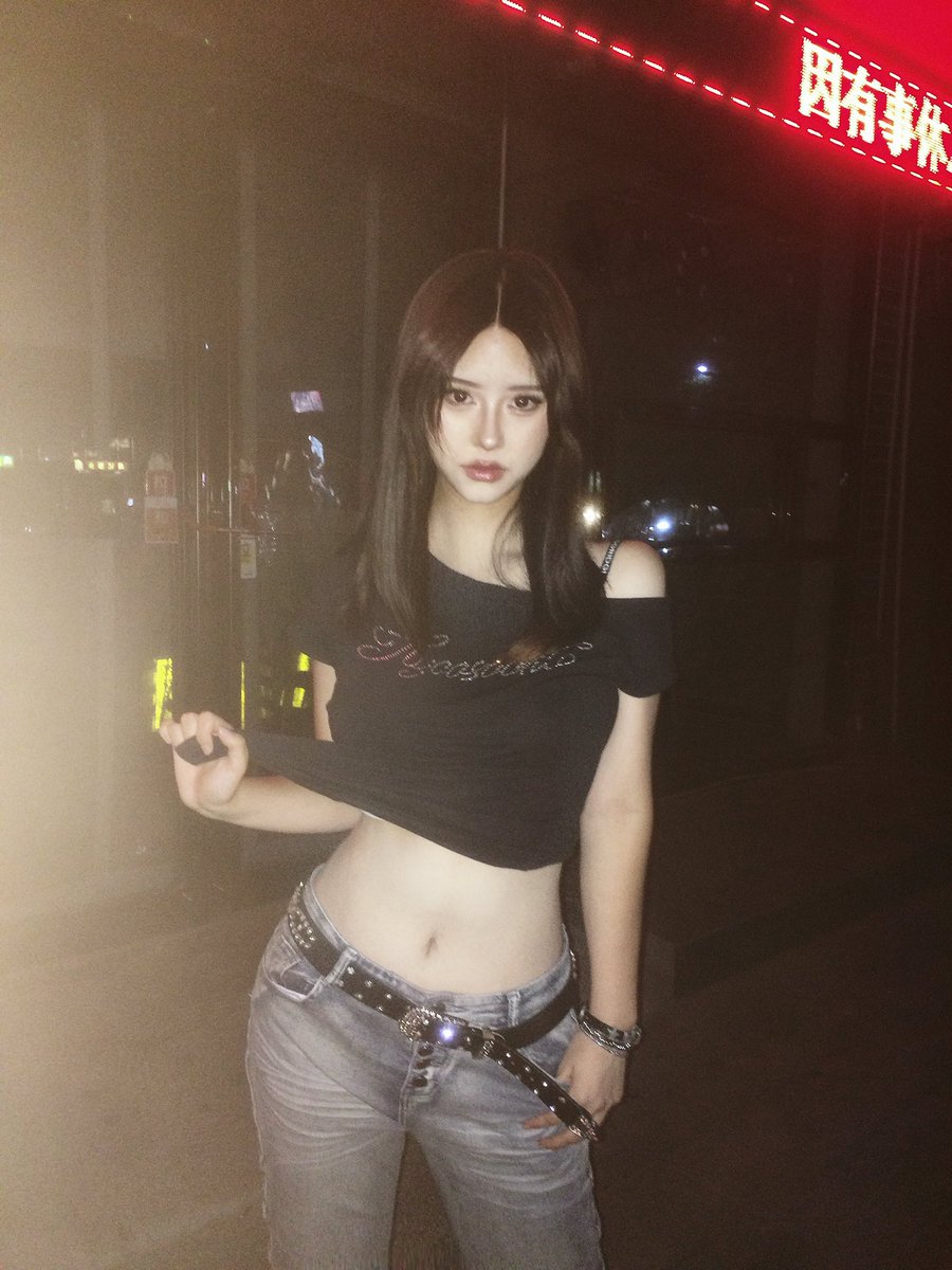 z07quu's tweet photo. 神啊，不是说我这样的好女孩吸引来的都会是帅气肌肉男么？怎么分给我一个小吊死猪来了😭 https://t.co/MKmBYpP9N4