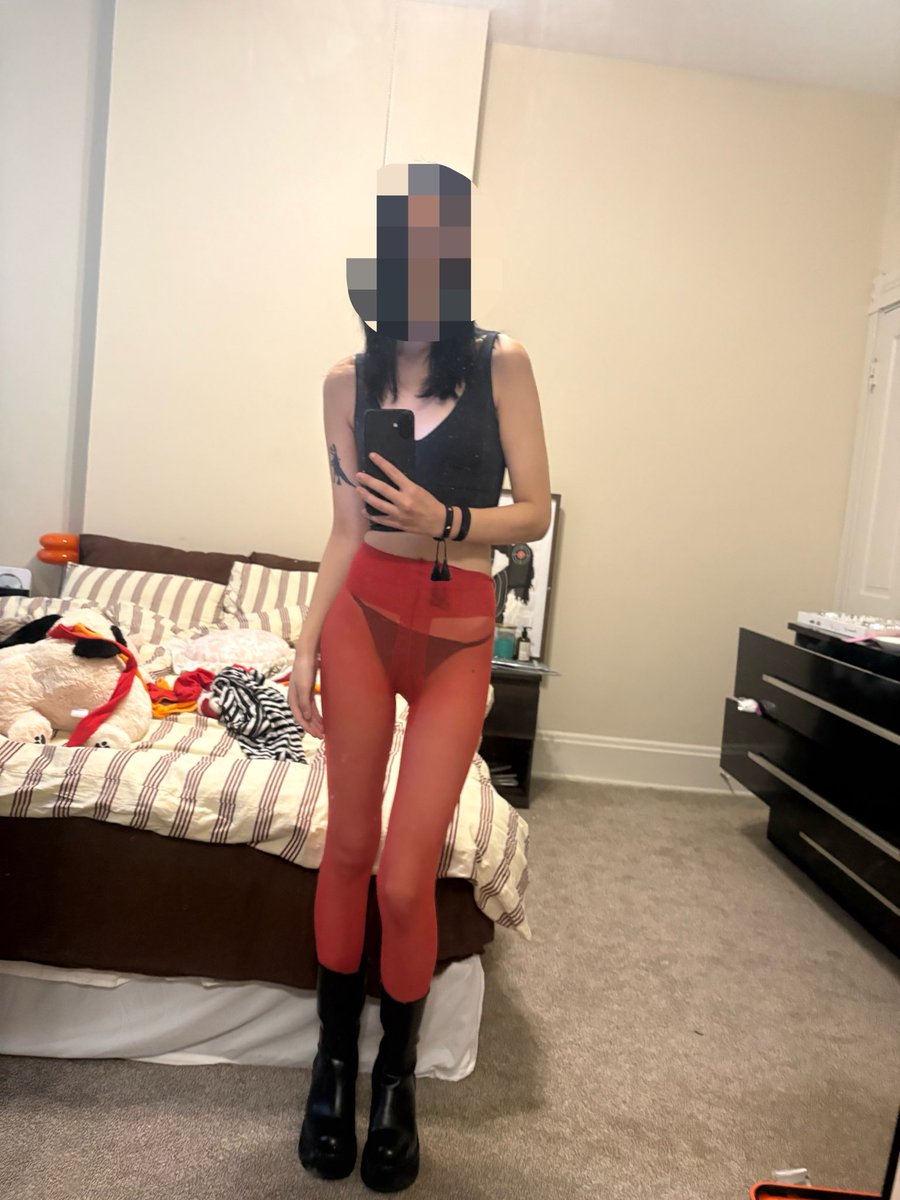 spaceheateruser's tweet photo. Spiraling because I gained 2 pounds but also I’ve been working out like a mf these past few days and idk if it’s from that or if it’s because I’ve been eating like a pig that just got off ozempic https://t.co/H0S9s66851