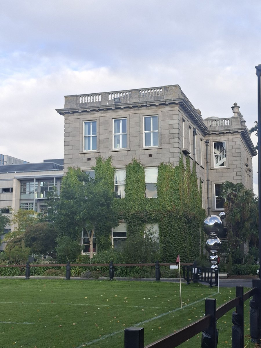 RaccoonCatGirl's tweet photo. #TrinityCollege #Dublin 🥰 https://t.co/SZgWqQKyxO